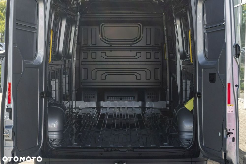 Volkswagen Crafter - 12
