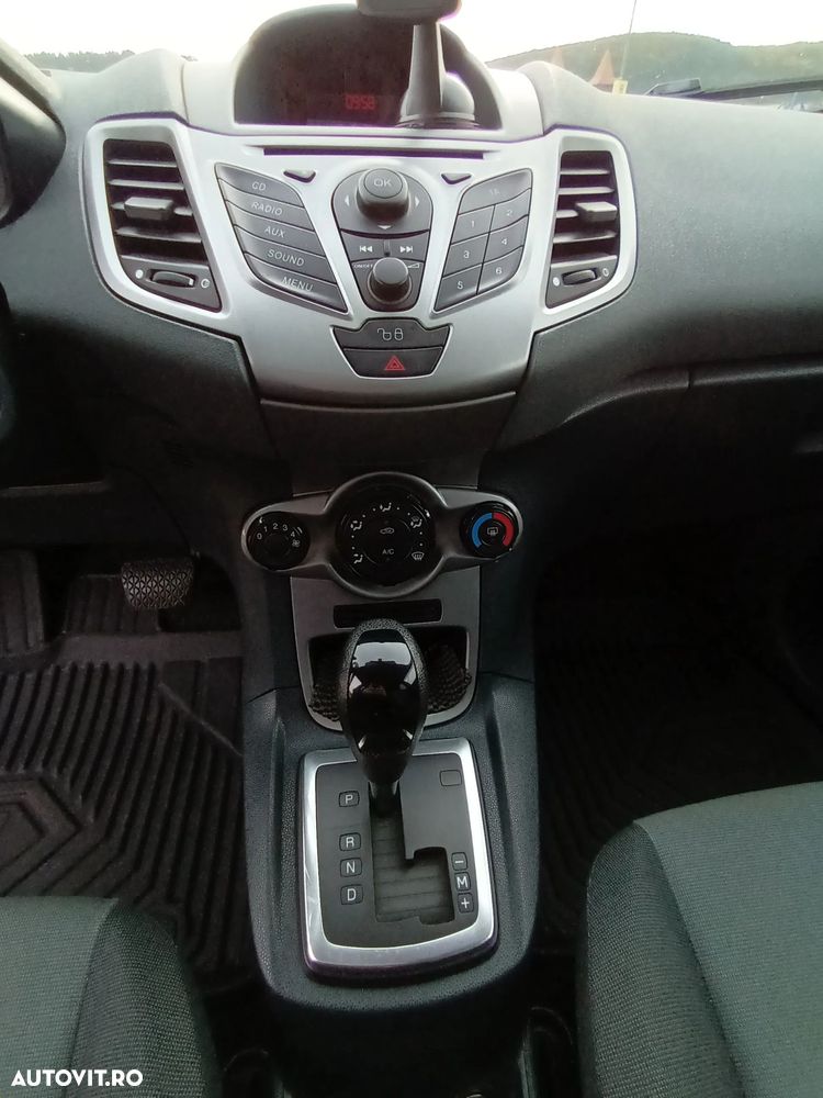 Ford Fiesta - 10