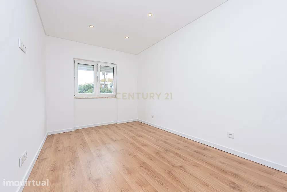 Apartamento T2 Remodelado em Setúbal - Grande imagem: 2/16