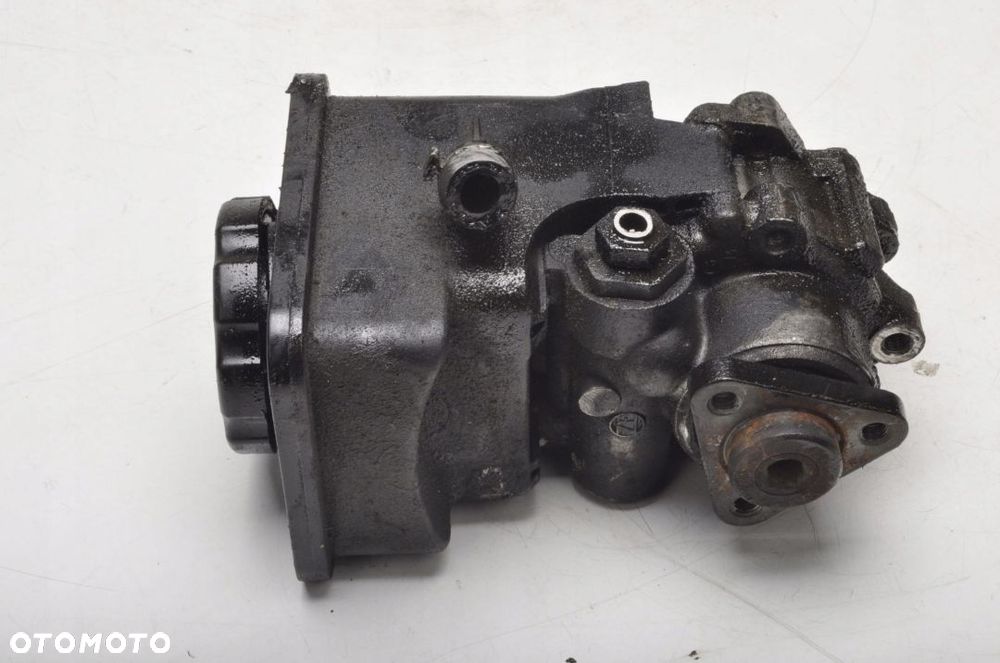 BMW E46 2.0 D POMPA WSPOMAGANIA - 1