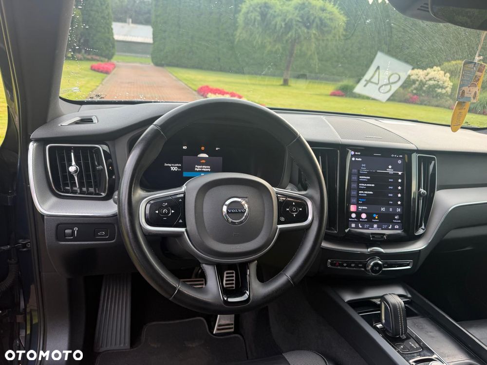 Volvo XC 60 B4 D AWD Plus Dark - 9