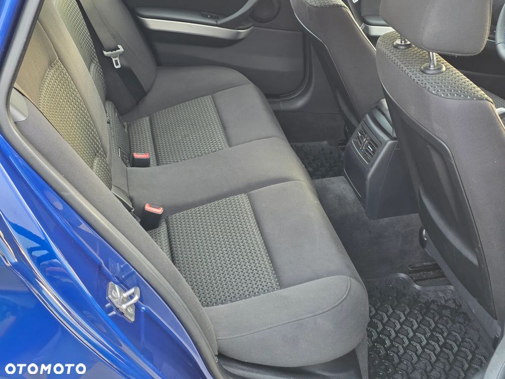 BMW Seria 3 320d - 22