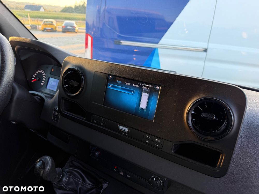 Mercedes-Benz SPRINTER - 25