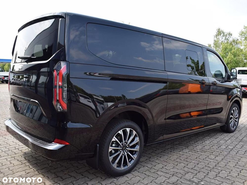 Ford Tourneo Custom - 8