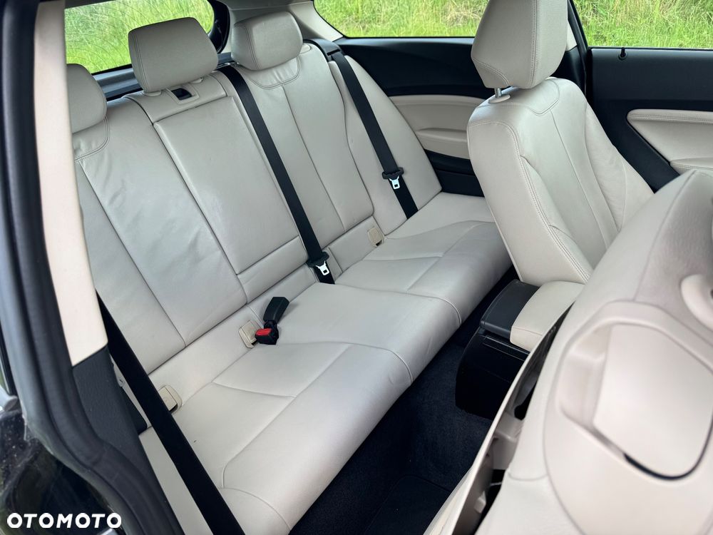 BMW Seria 1 - 30