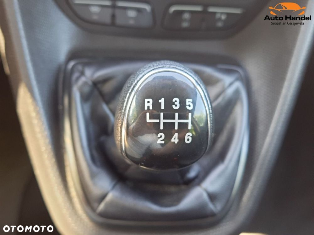 Ford Tourneo Connect - 24