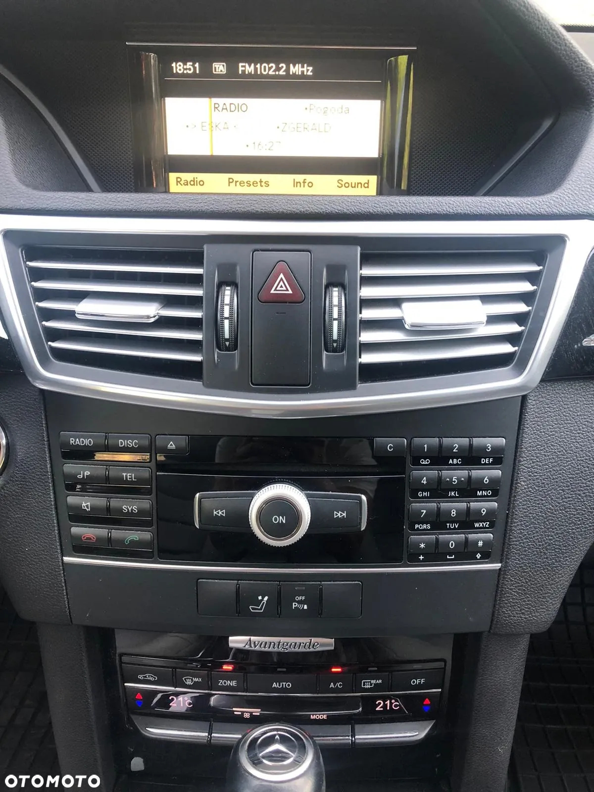 Mercedes-Benz Klasa E 250 CGI BlueEffICIENCY Avantgarde - 23