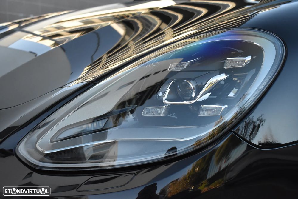 Porsche Panamera Sport Turismo 4 E-Hybrid Platinum Edition - 16