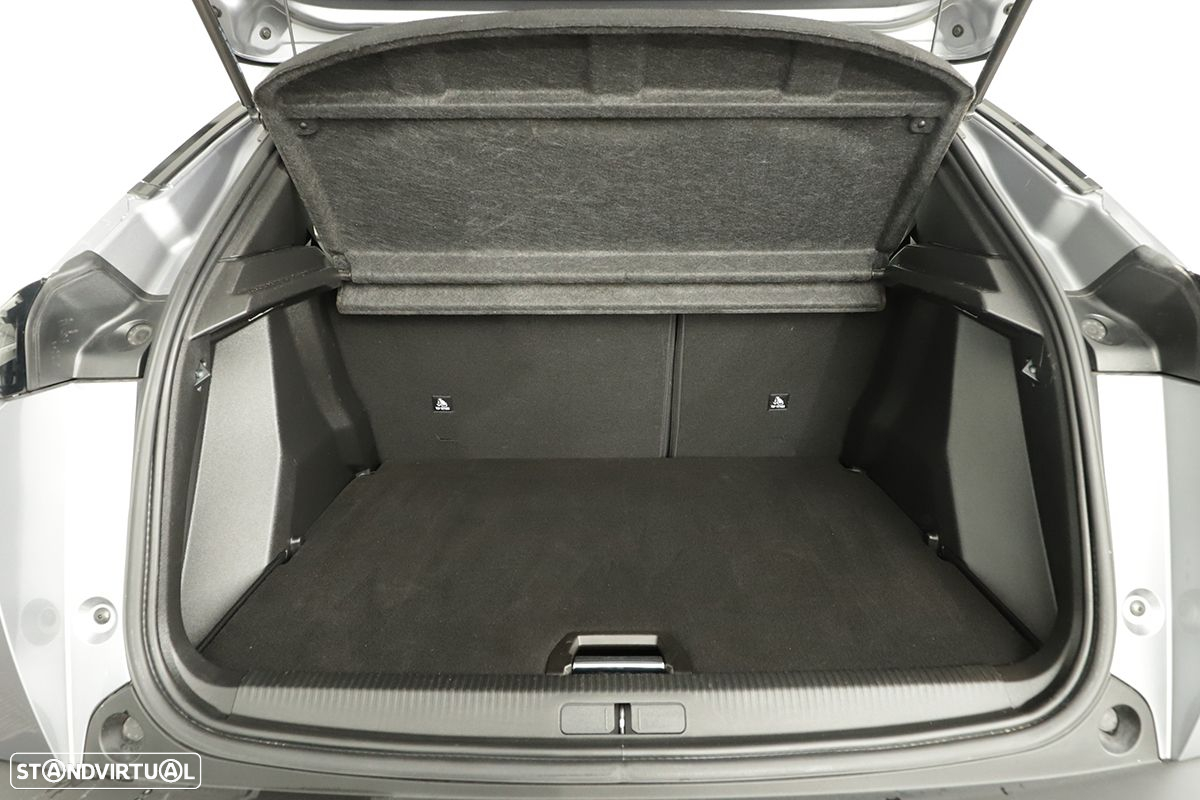 Peugeot 2008 1.2 PureTech Allure - 24