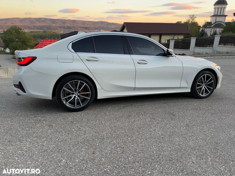 BMW Seria 3 330i xDrive AT - 5
