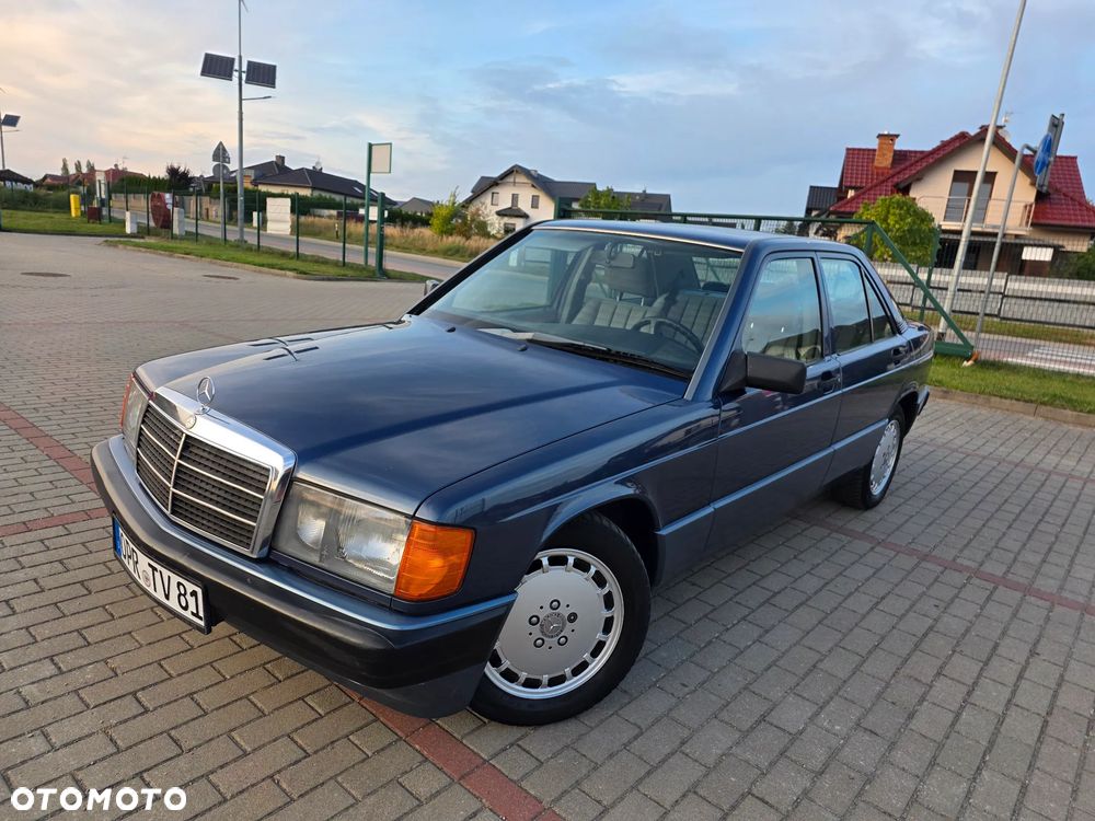 Mercedes-Benz W201 (190) - 3