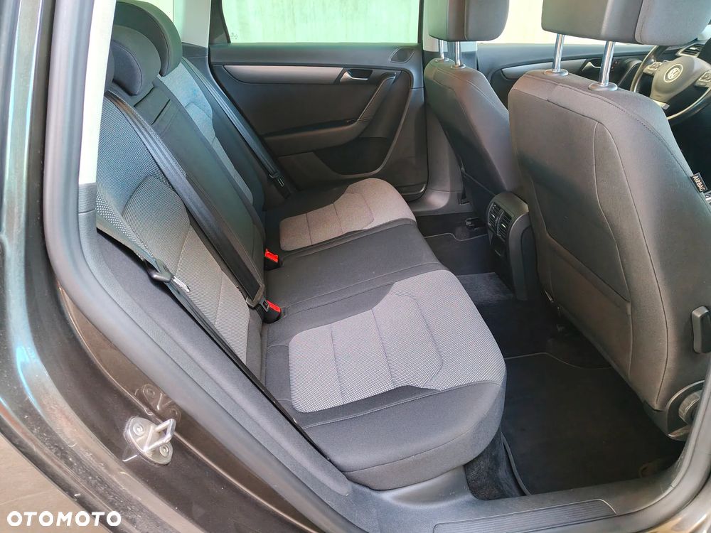 Volkswagen Passat 2.0 TDI DSG BlueMotion Technology Business Edition - 22