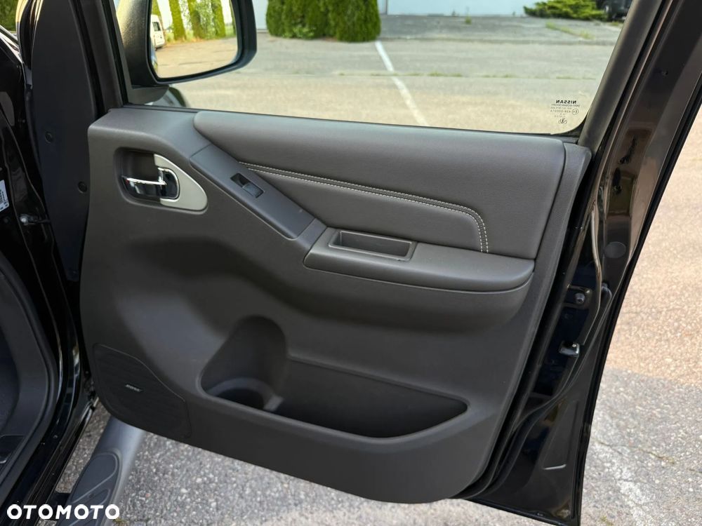 Nissan Navara 3.0 D V6 Platinum Long EU5 - 22