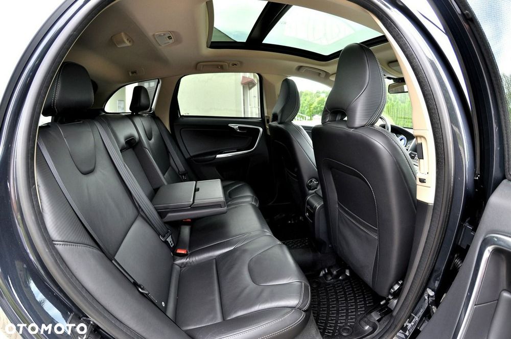 Volvo XC 60 D4 R-Design Summum - 28