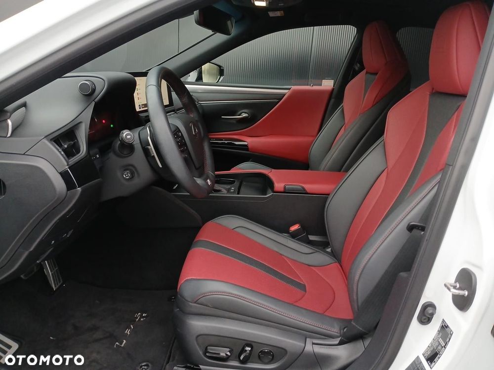 Lexus ES 300h F Sport Edition - 11