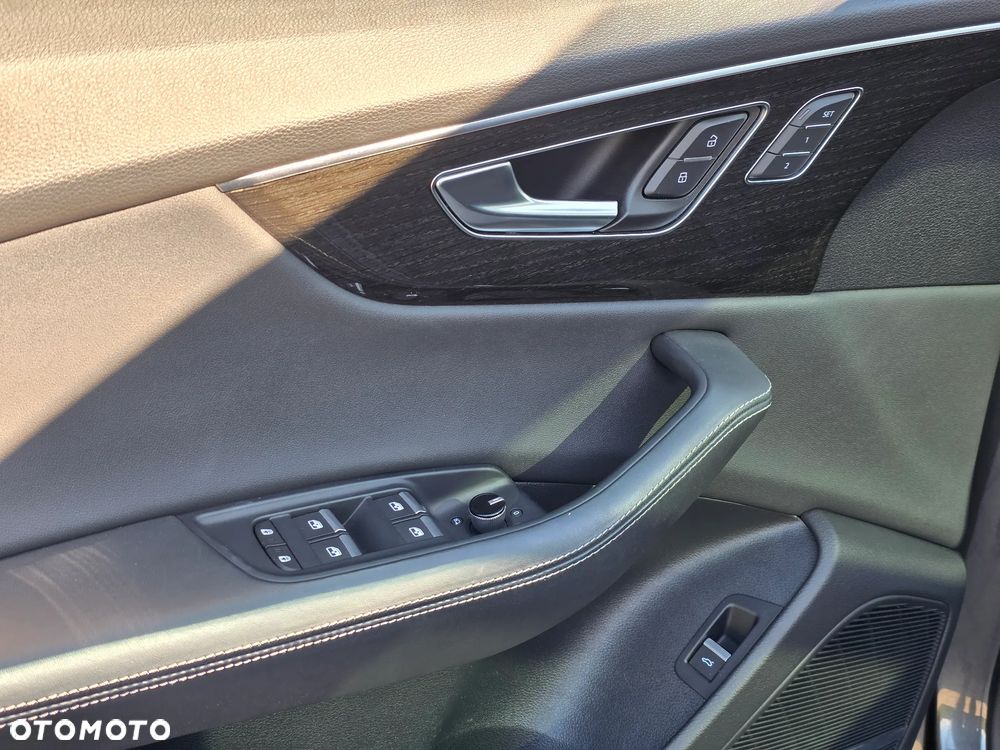 Audi Q8 SUV TFSI quattro 250 kW tiptronic - 16