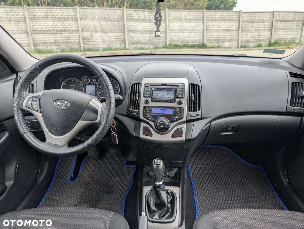 Hyundai i30 1.6 Comfort EU5 - 2