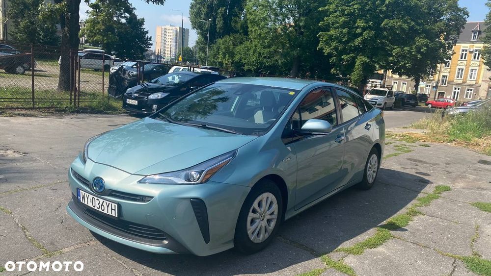 Toyota Prius (Hybrid) - 2