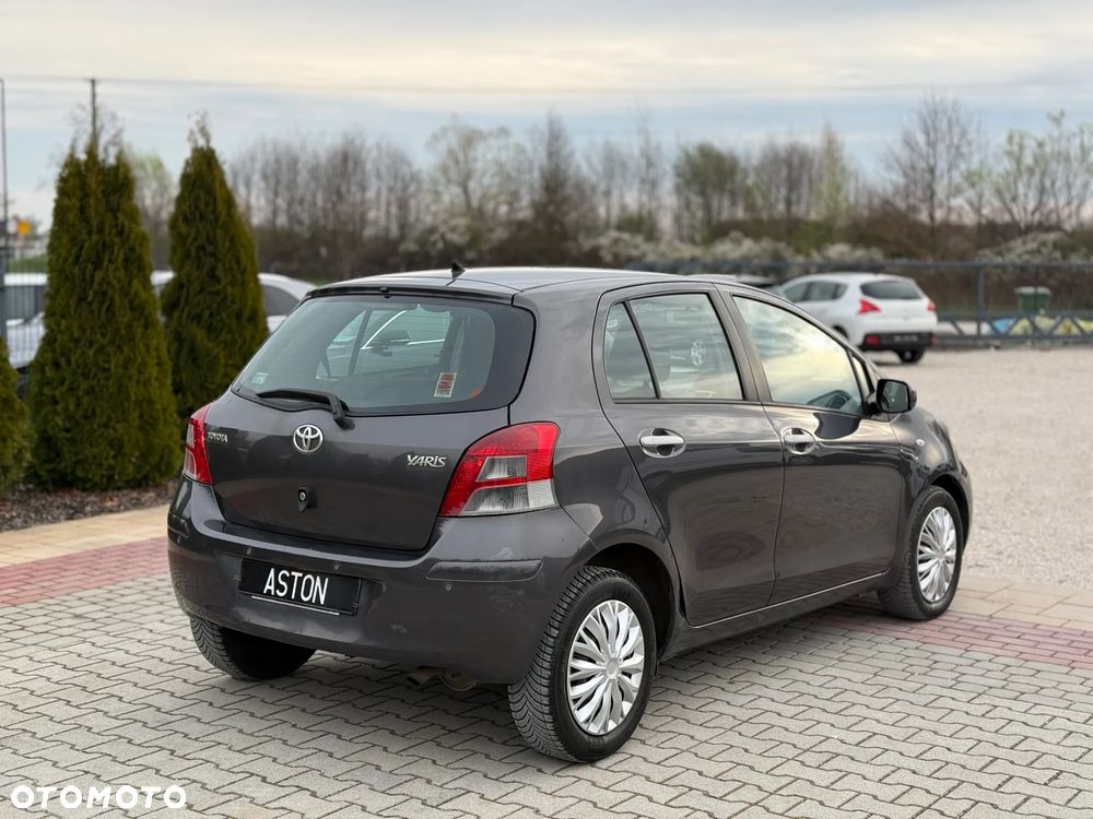 Toyota Yaris 1.4 D-4D - 8