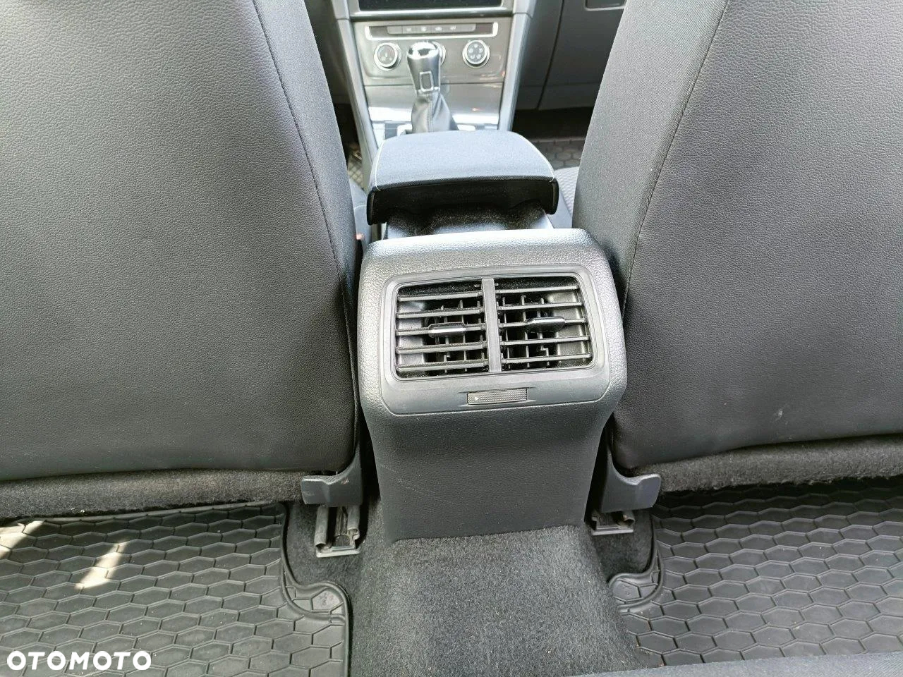 Volkswagen Golf VII 1.0 TSI Trendline - 23