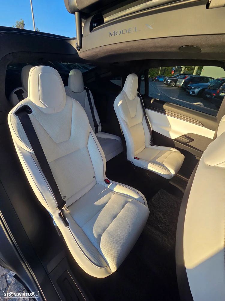 Tesla Model X Plaid AWD - 6