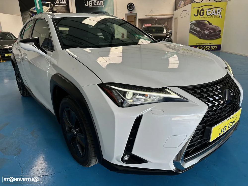 Lexus UX 250h Business - 9