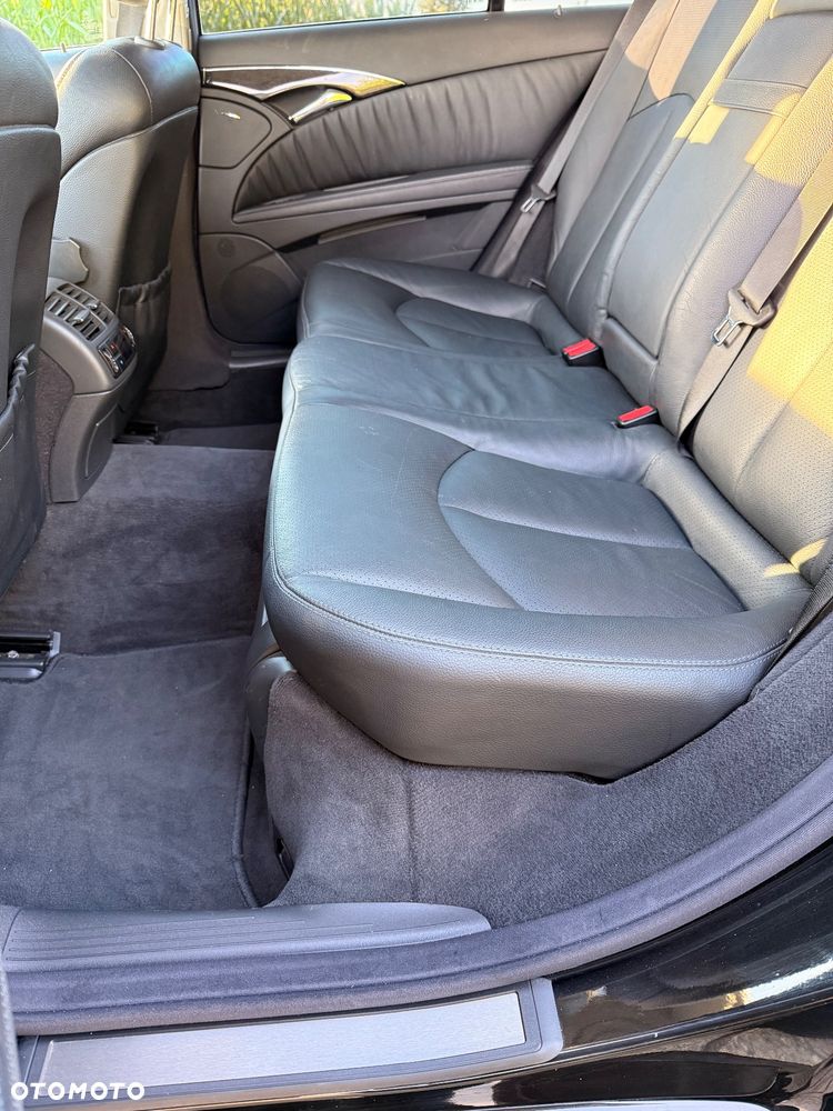 Mercedes-Benz Klasa E 320 T Avantgarde - 22