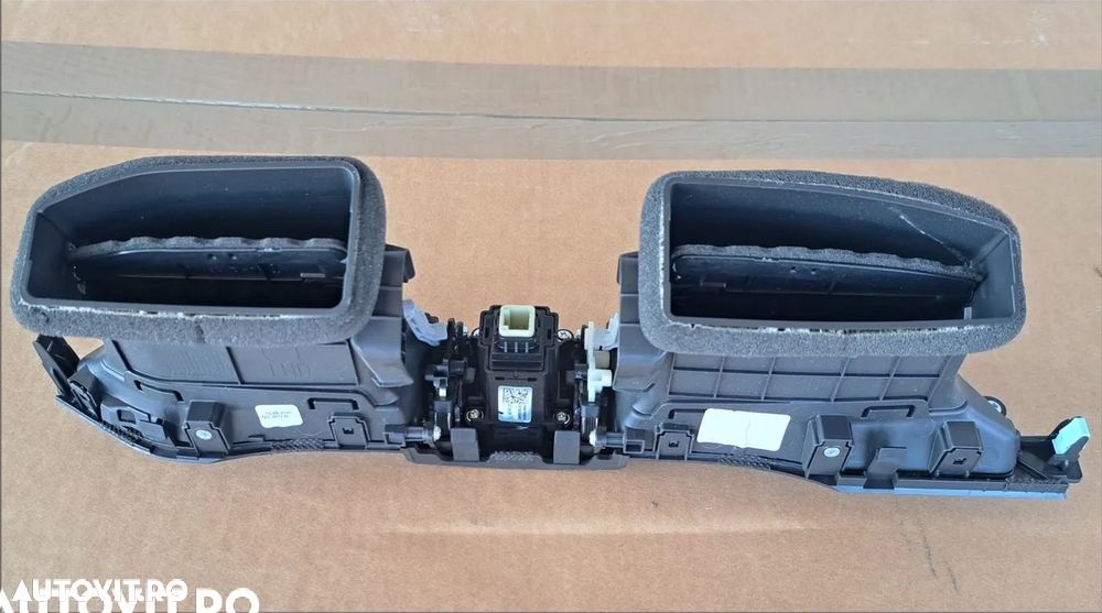 Grila gura centrala ventilatie fata Buton avarii Originala Hyunda i30 PD PDE gen 3 - 2