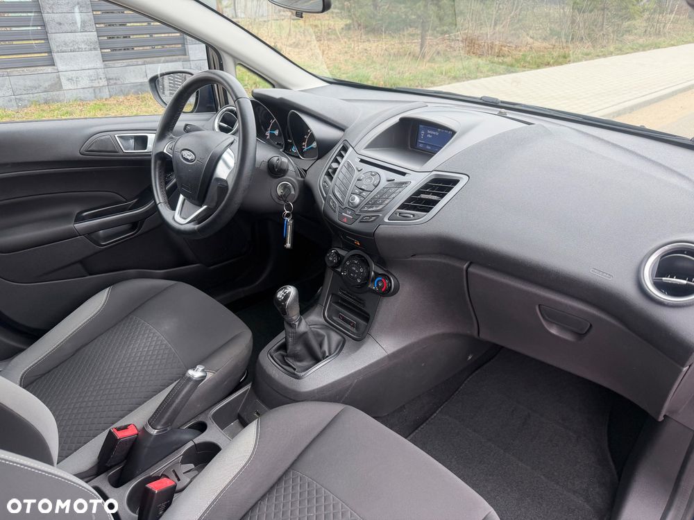 Ford Fiesta 1.25 Champions Edition - 32