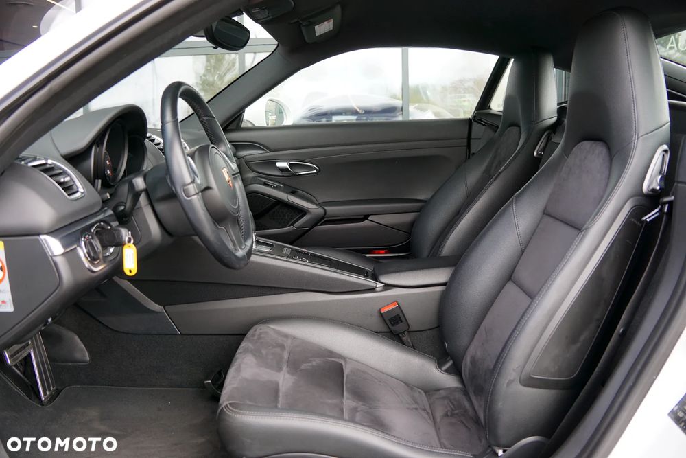 Porsche Cayman PDK Black Edition - 22