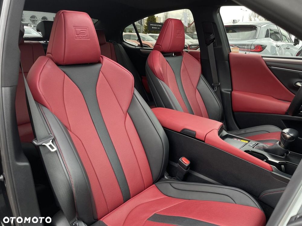 Lexus ES 300h F Sport Edition - 29