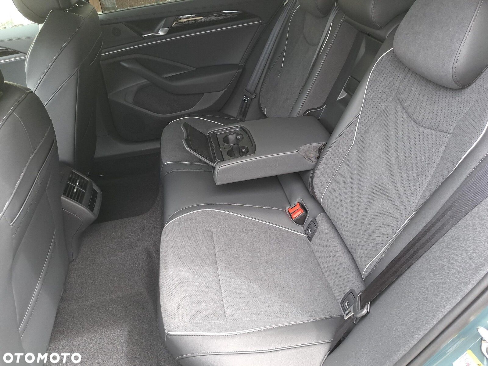 Volkswagen Passat - 16