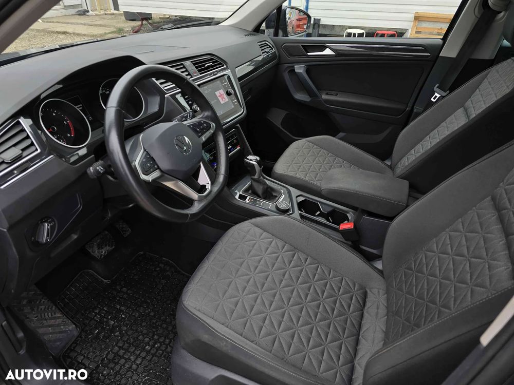Volkswagen Tiguan - 8