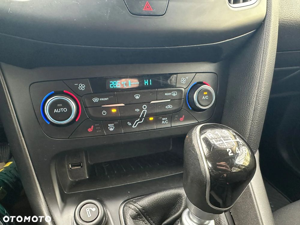 Ford Focus 1.0 EcoBoost SYNC Edition ASS - 14