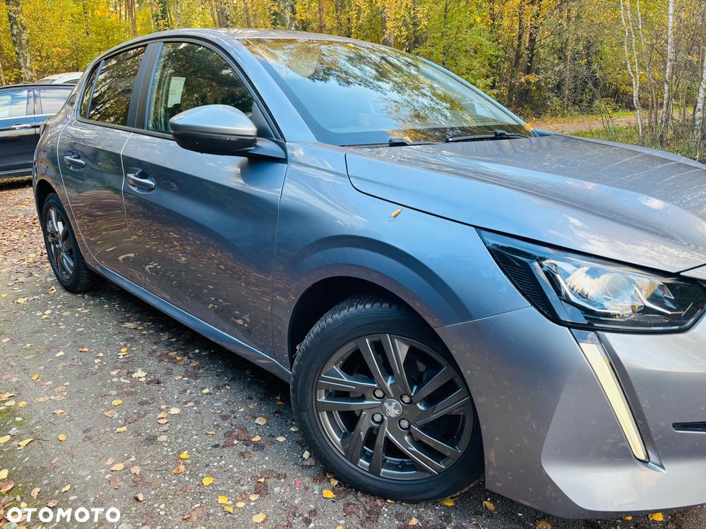 Peugeot 208 PureTech 100 EAT8 Allure - 9