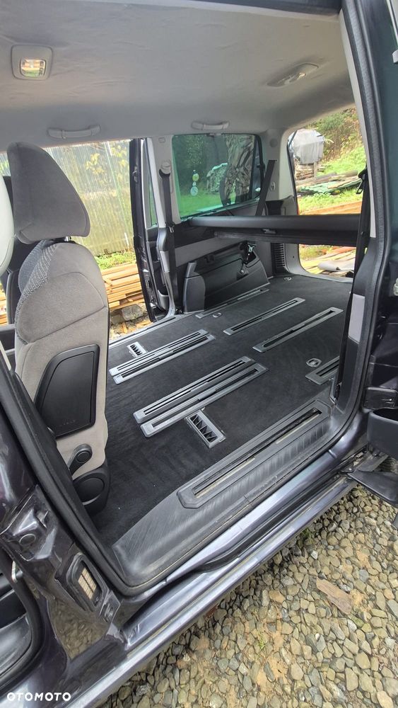 Peugeot 807 HDi 170 Bi-Turbo Premium - 11