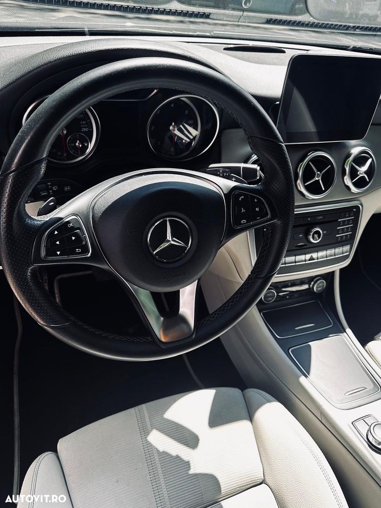 Mercedes-Benz GLA 200 d 4MATIC Aut. - 4
