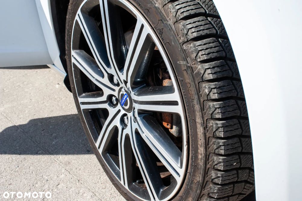 Volvo V60 T6 AWD Summum - 38