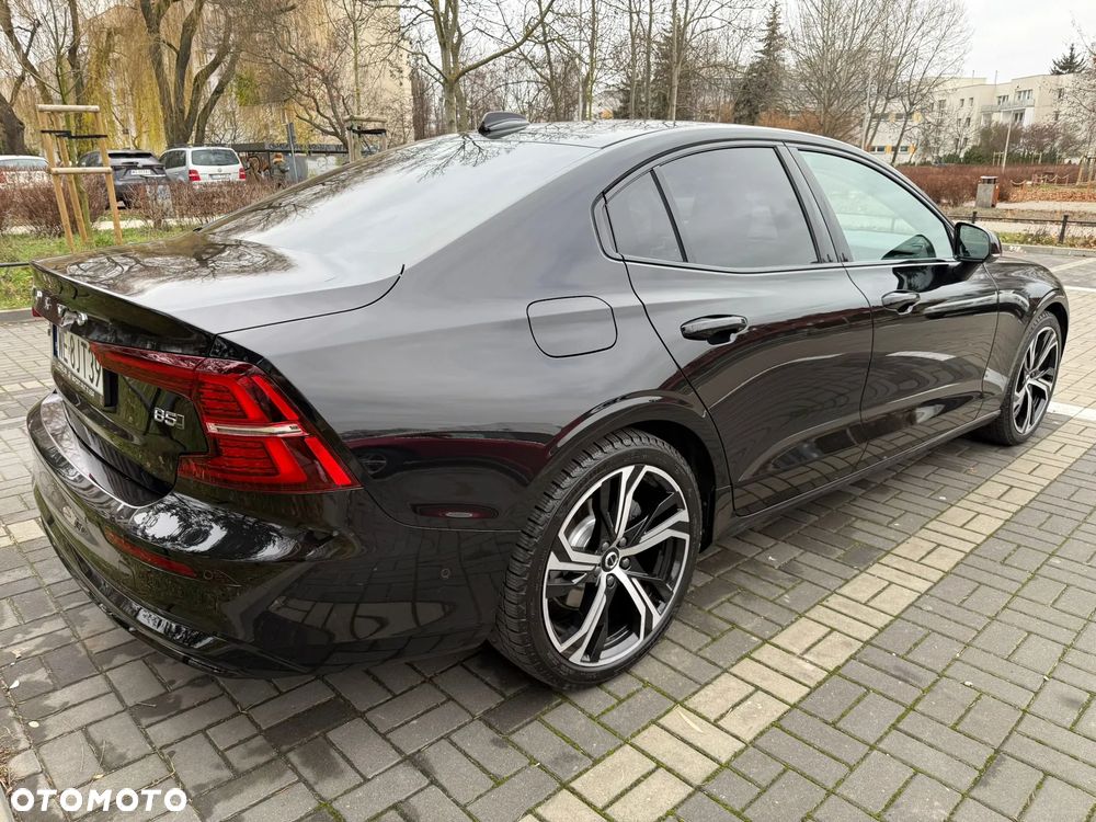 Volvo S60 B5 B AWD Plus Dark - 17