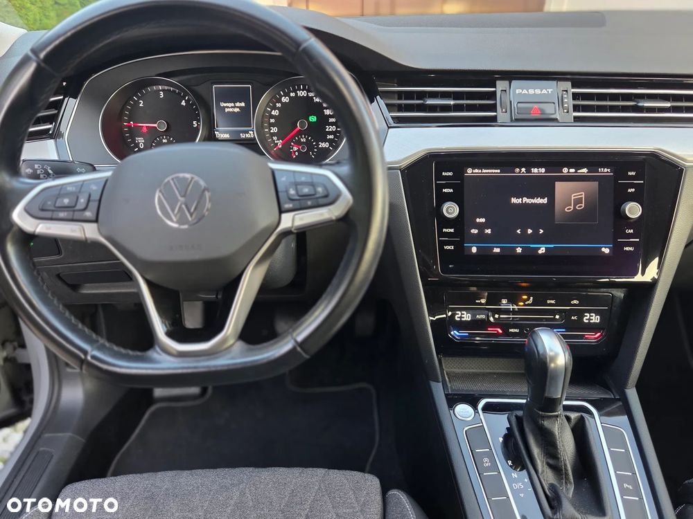 Volkswagen Passat - 16