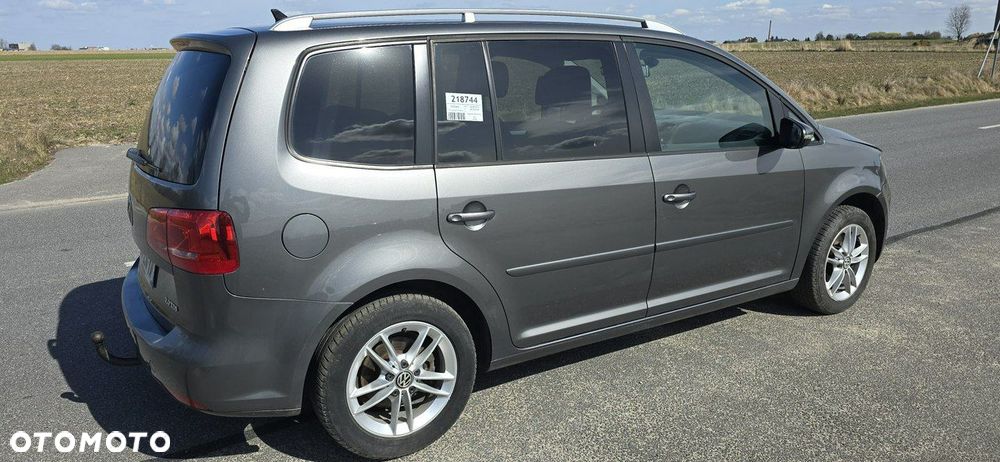 Volkswagen Touran - 4
