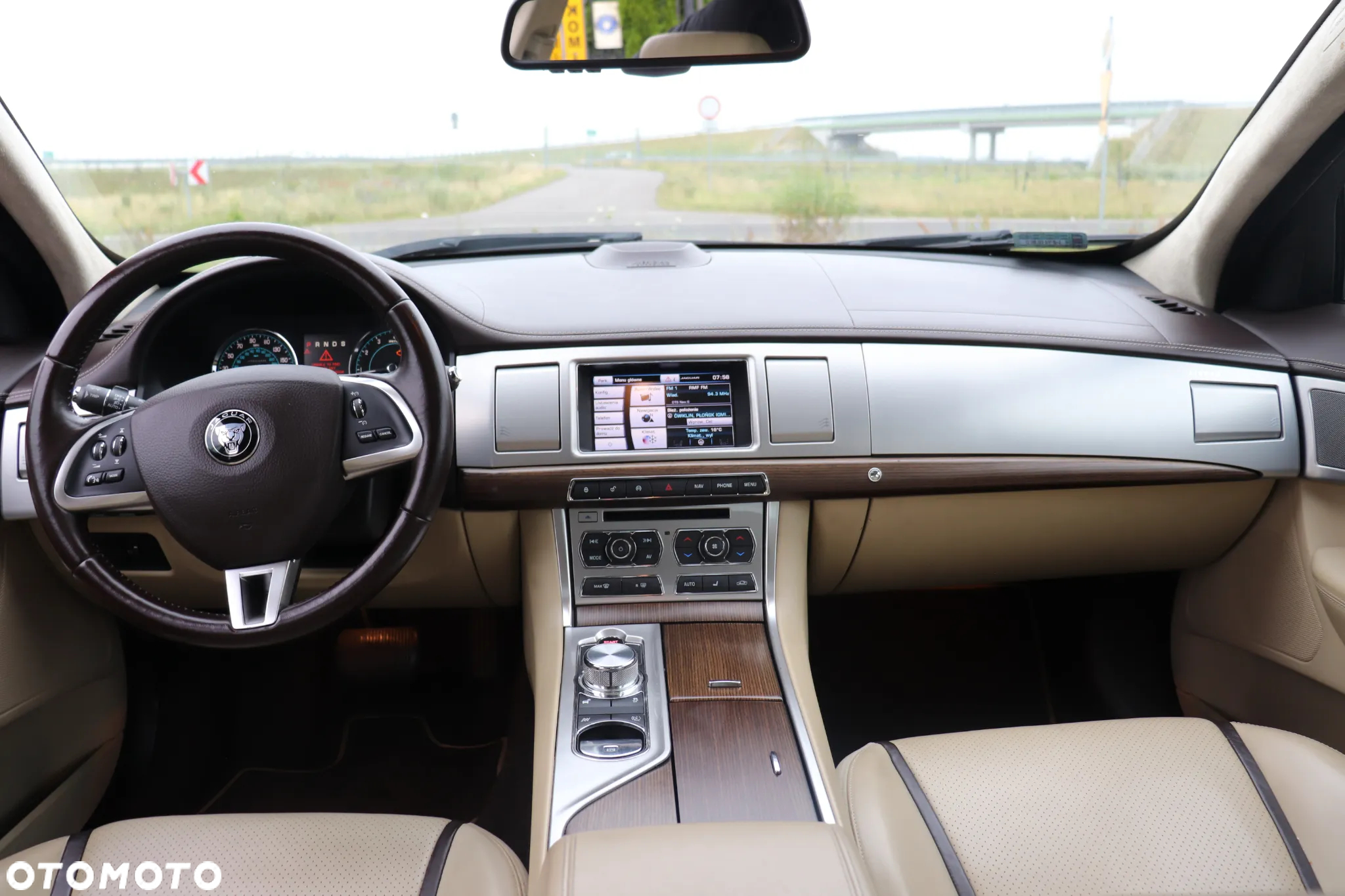 Jaguar XF 3.0 T AWD R-Sport - 18