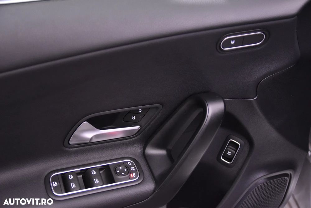 Mercedes-Benz A 180 d Sedan 8G-DCT - 14