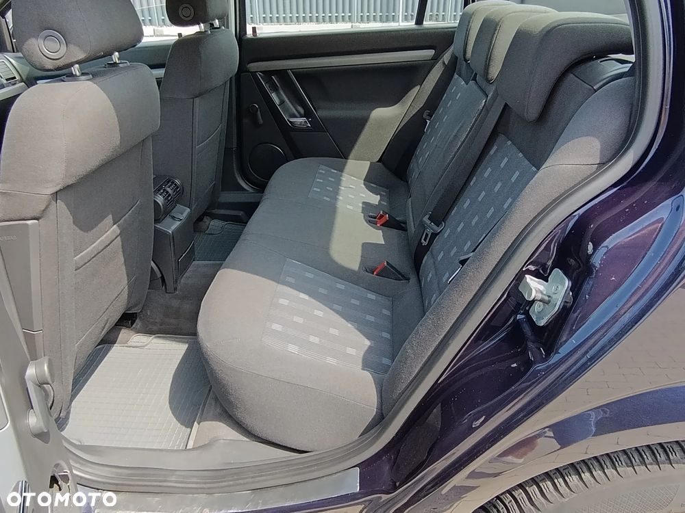 Opel Vectra 1.8 Essentia - 14