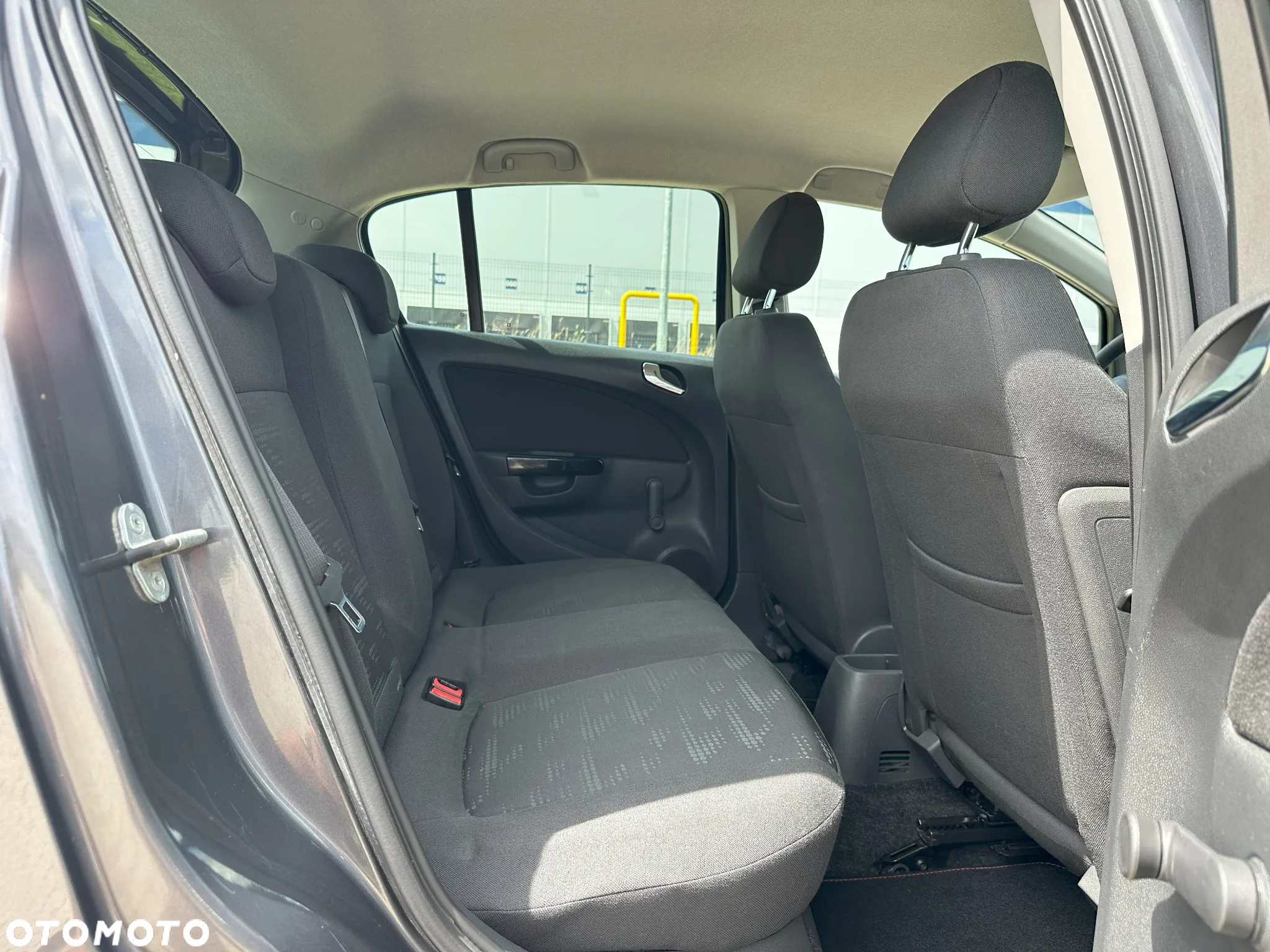 Opel Corsa 1.4 16V Satellite - 38