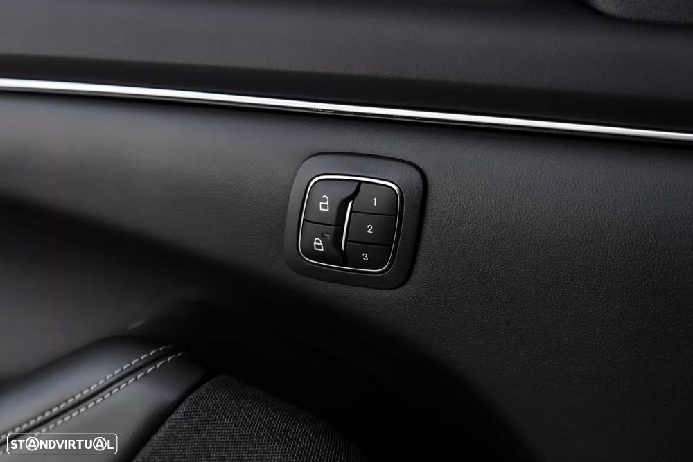 Ford Mustang Mach-E - 19