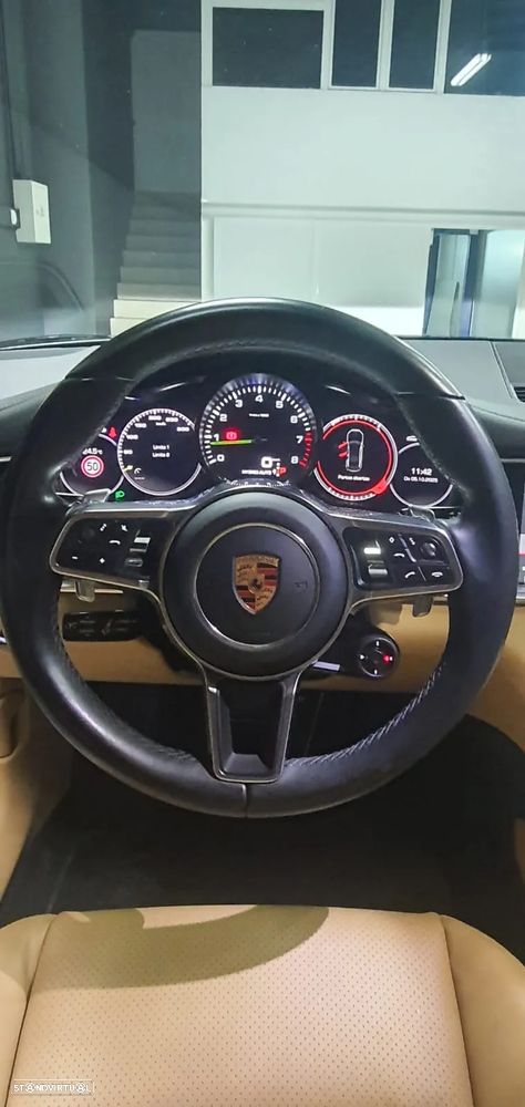 Porsche Panamera 4 E-Hybrid - 25