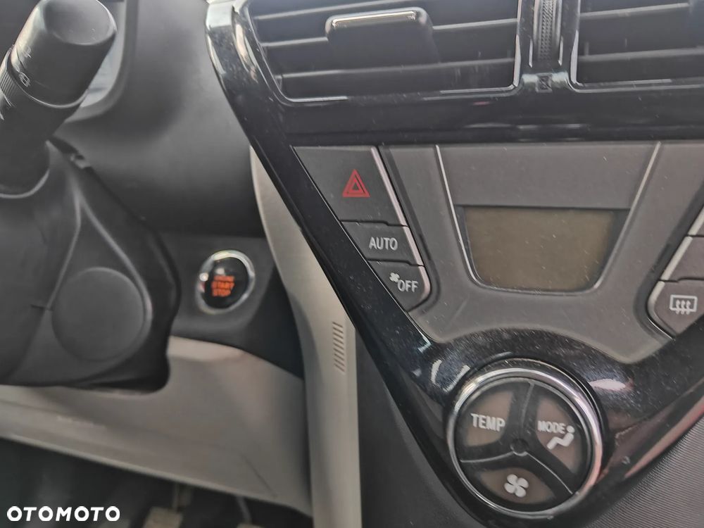 Toyota iQ 1.4 D-4D - 15
