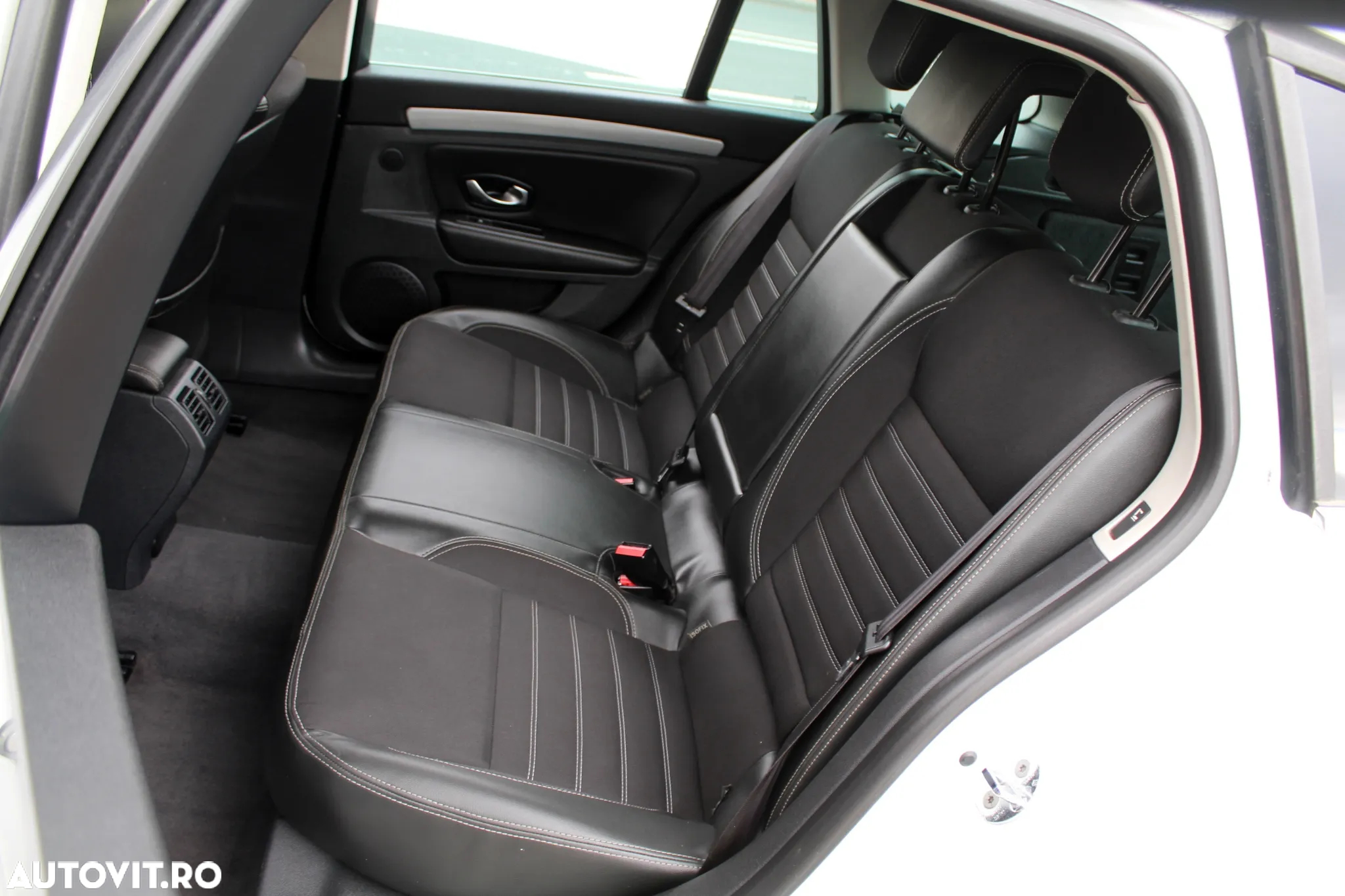 Renault Laguna dCi 175 FAP Aut. Initiale - 11