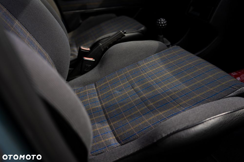 Volkswagen Golf - 18